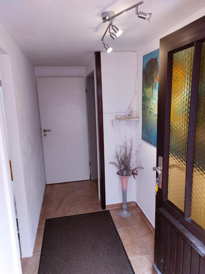 Ferienwohnung mit eigenem Garten in Schortens Exterior foto