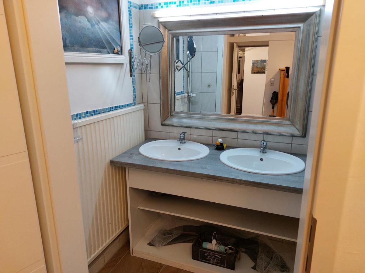 Ferienwohnung mit eigenem Garten in Schortens Exterior foto