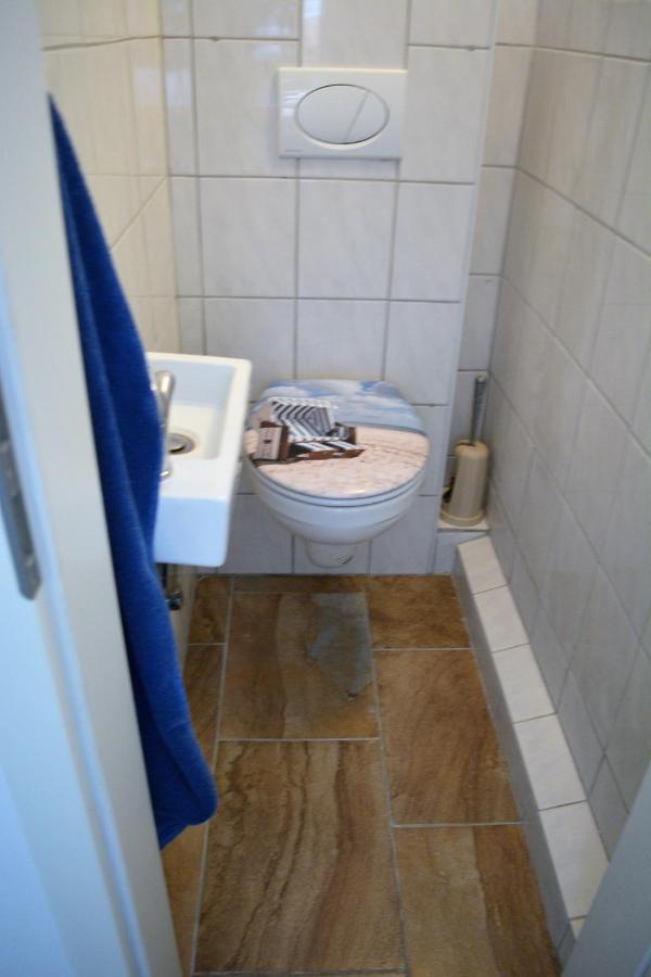 Ferienwohnung mit eigenem Garten in Schortens Exterior foto